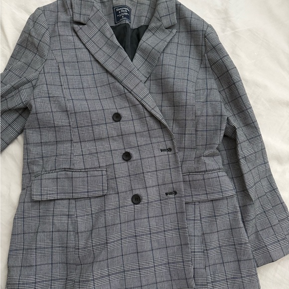 Abercrombie & Fitch Jackets & Blazers - Abercrombie & Fitch Women's Gray Plaid Blazer